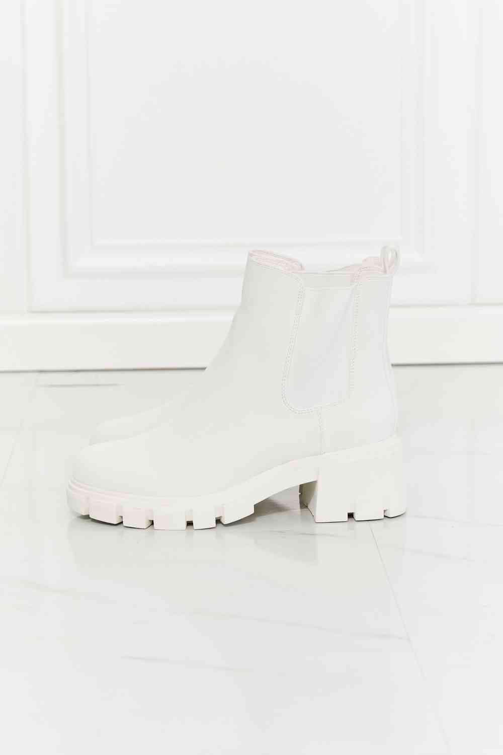 MMShoes Work For It Matte Lug Sole Chelsea Boots in White - Browngold Fashion