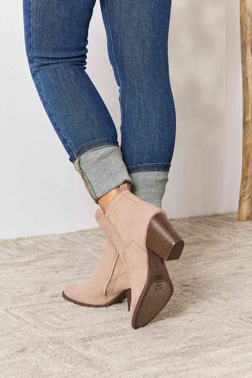 East Lion Corp Block Heel Point Toe Ankle Boots - Browngold Fashion