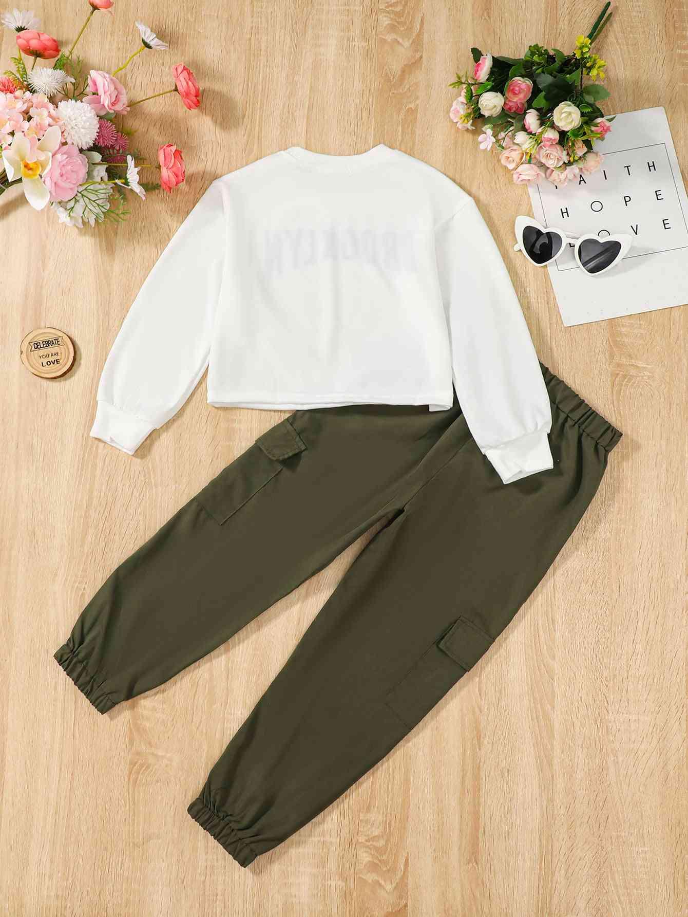 BROOKLYN Graphic Sweatshirt and Joggers Set - Browngold Fashion