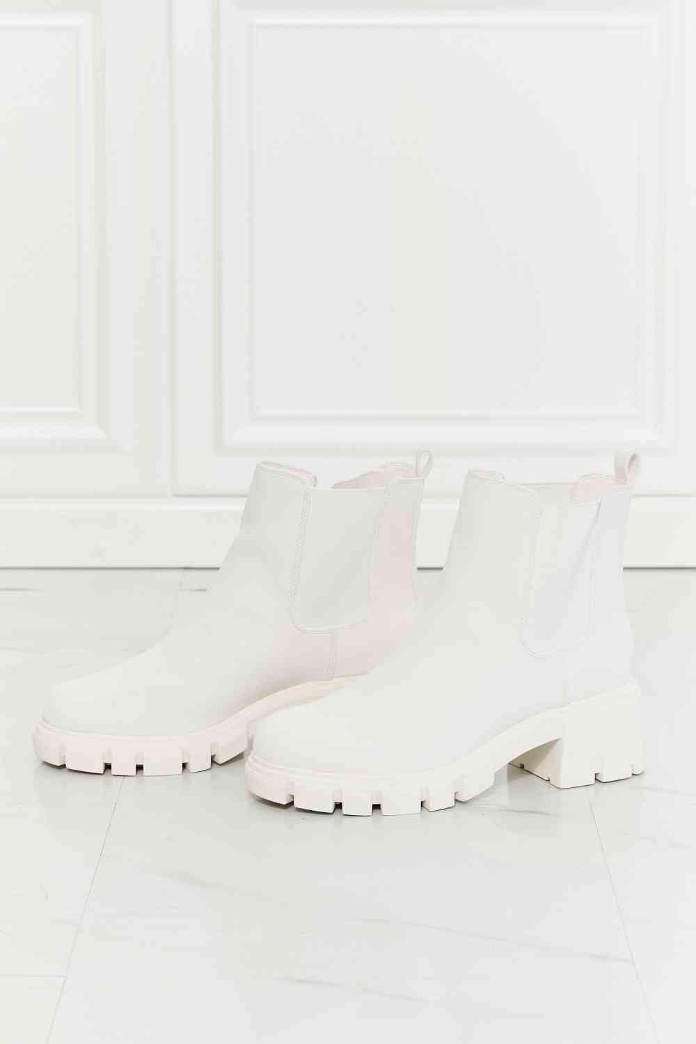 MMShoes Work For It Matte Lug Sole Chelsea Boots in White - Browngold Fashion